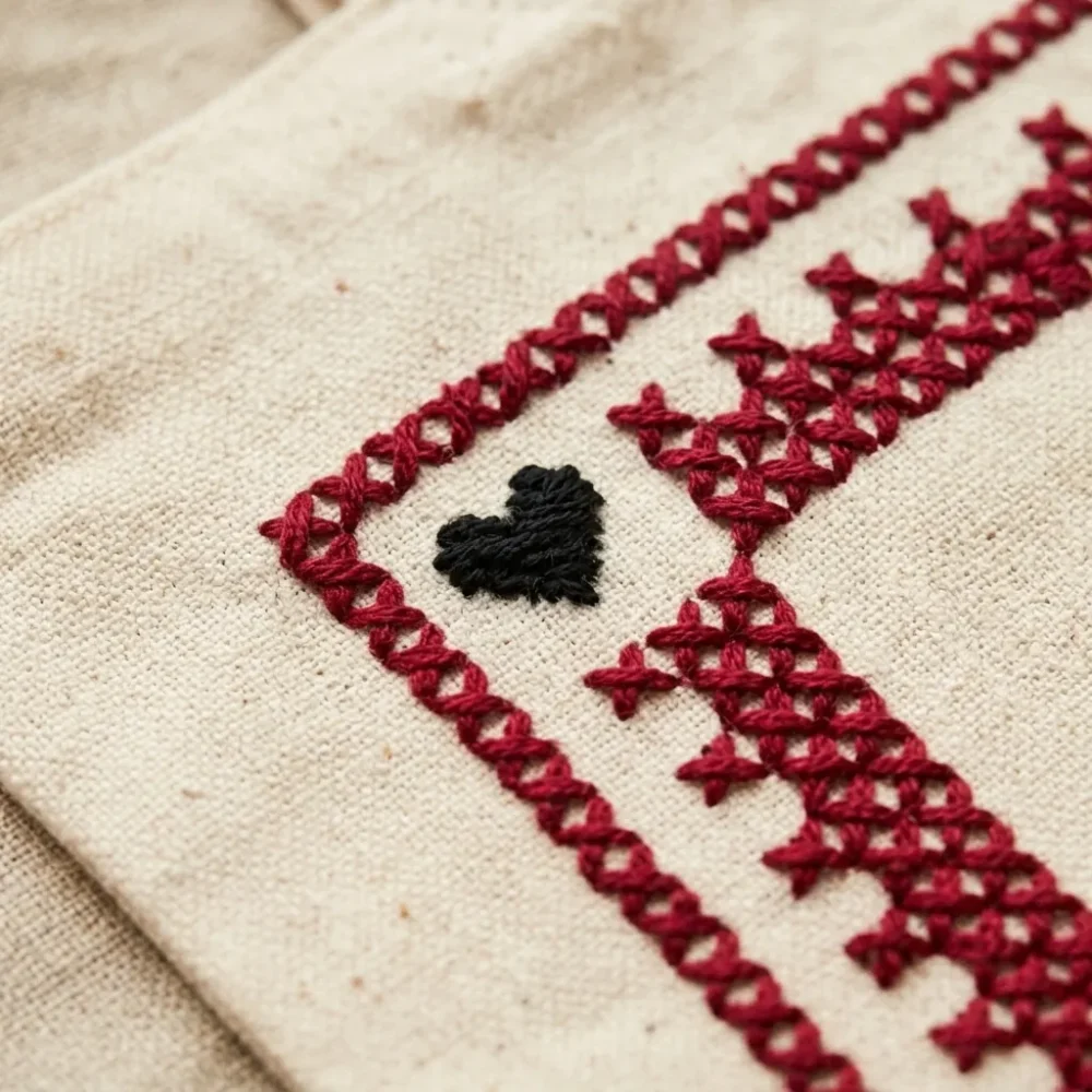 Carta Tote Bag – embroidery detail